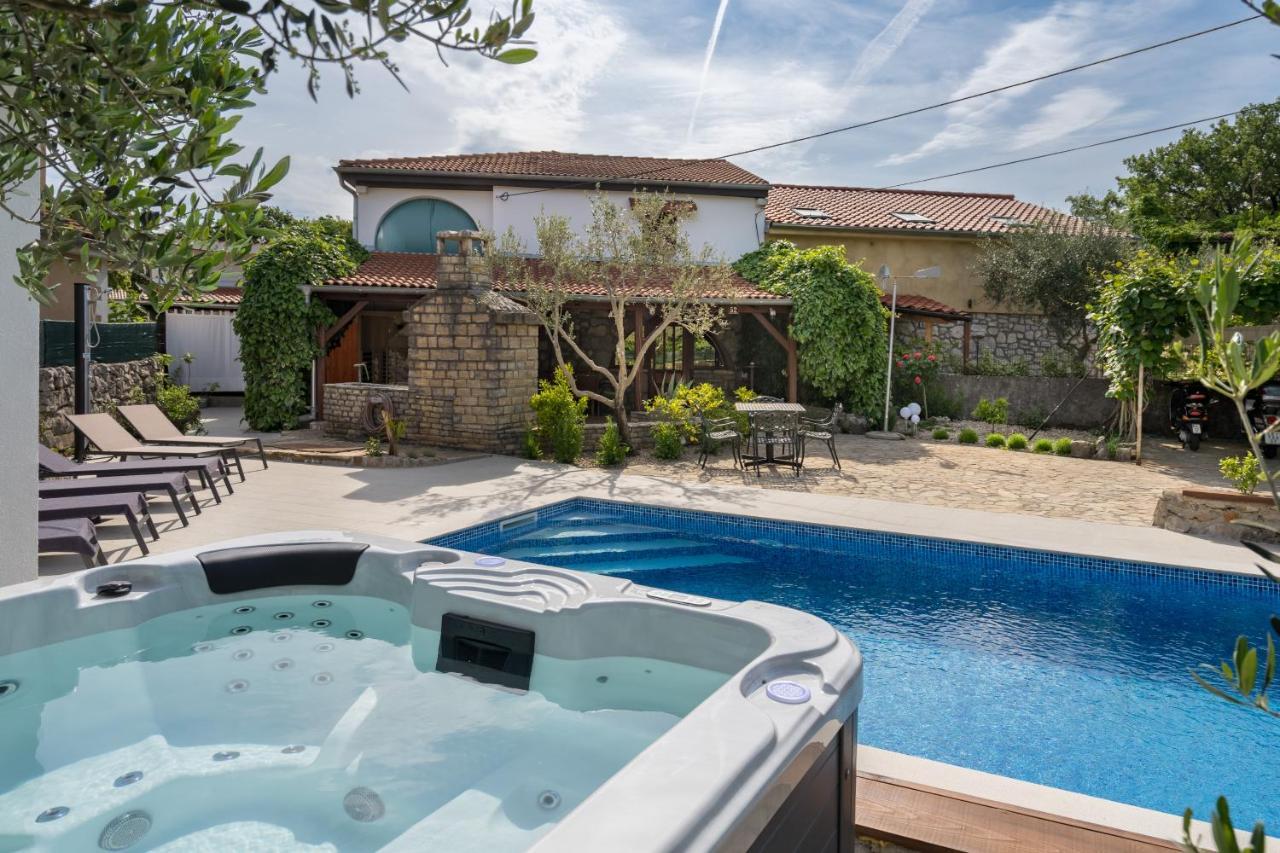 Stone Lady Holiday Home With Pool&Hot Tub,Sauna,Bbq,Garden Rasopasno Zewnętrze zdjęcie