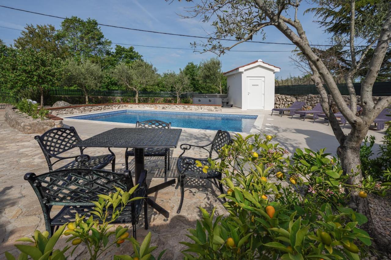 Stone Lady Holiday Home With Pool&Hot Tub,Sauna,Bbq,Garden Rasopasno Zewnętrze zdjęcie