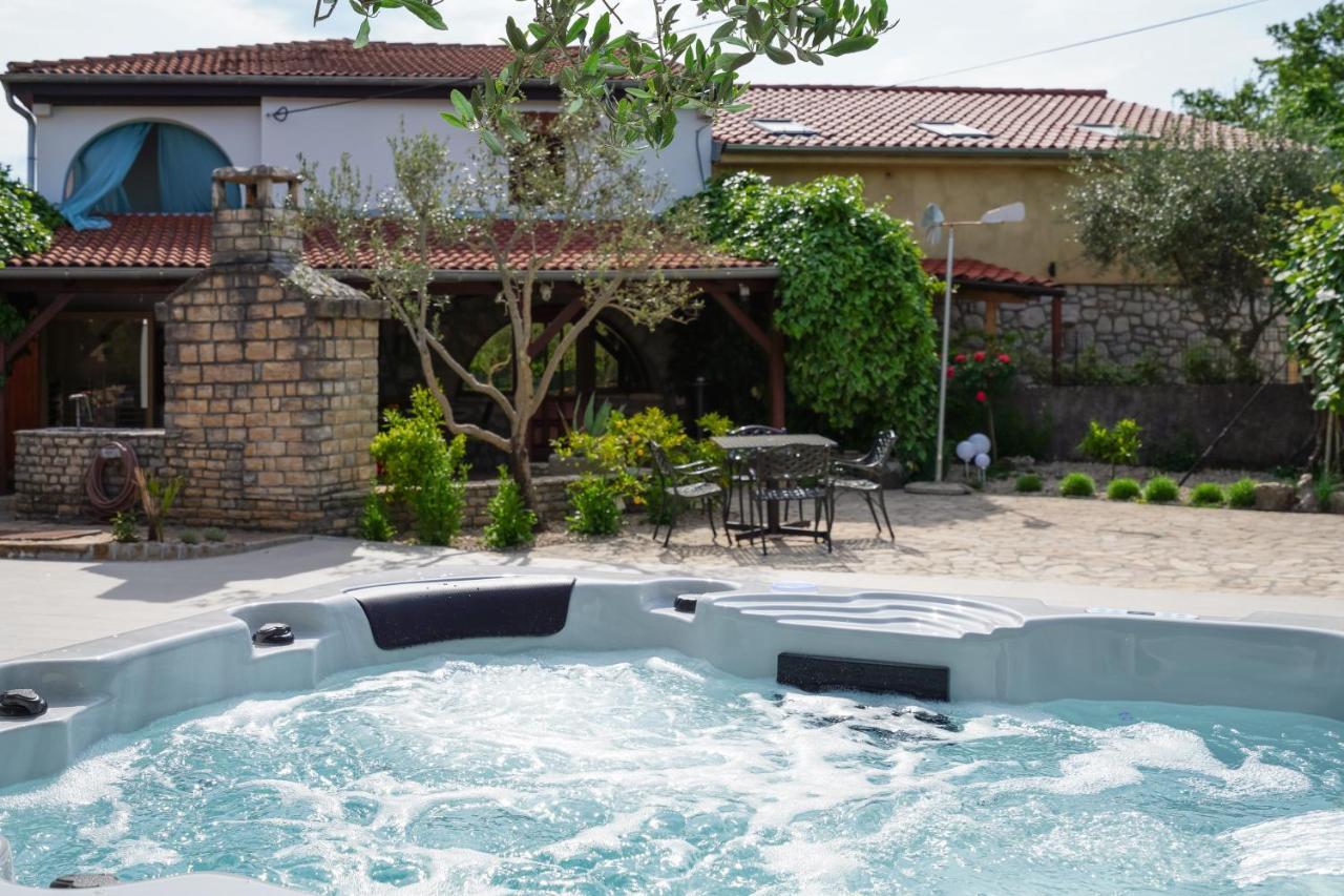 Stone Lady Holiday Home With Pool&Hot Tub,Sauna,Bbq,Garden Rasopasno Zewnętrze zdjęcie
