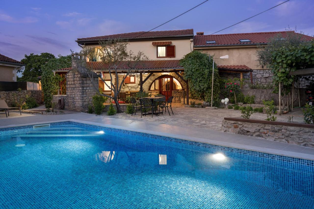 Stone Lady Holiday Home With Pool&Hot Tub,Sauna,Bbq,Garden Rasopasno Zewnętrze zdjęcie